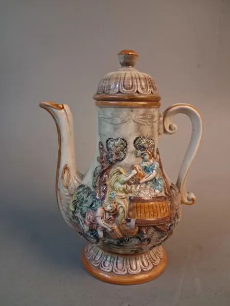 Stor kanna. Capodimonte.