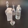 Diverse glas. Bl.a karaffer, medicinflaskor, tändare.