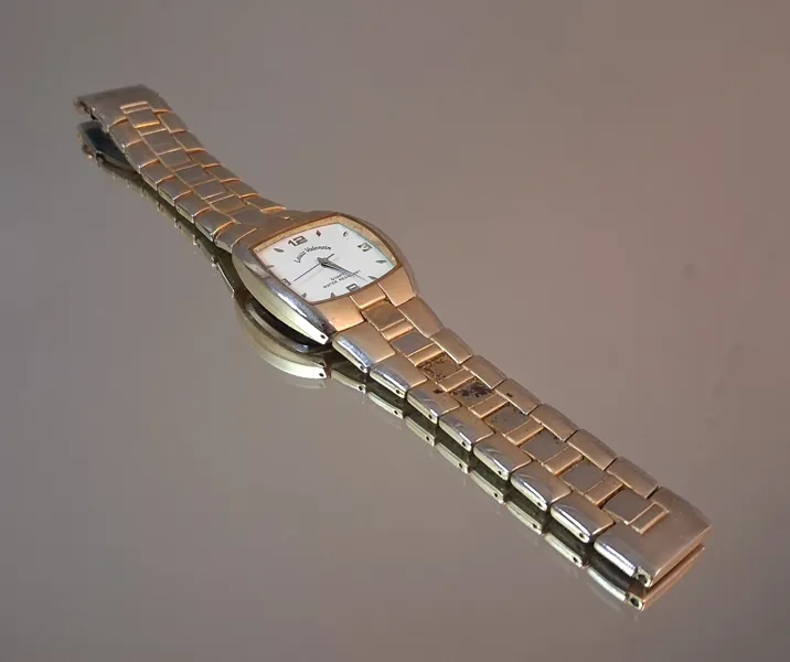 Armbandsur. Louis Valentin.