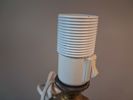 Bordslampa. Porslin &mässing, 1900-talet, troligtvis Frankrike.
