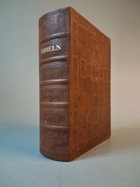 ILLUSTERAD Familjebibel. Malmö 1940.