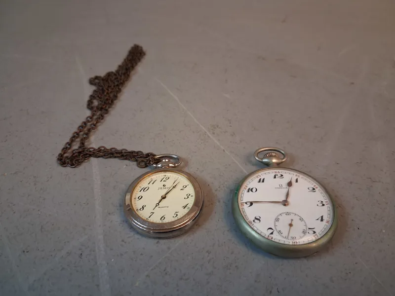 2 Fickur. Omega & Jemis.