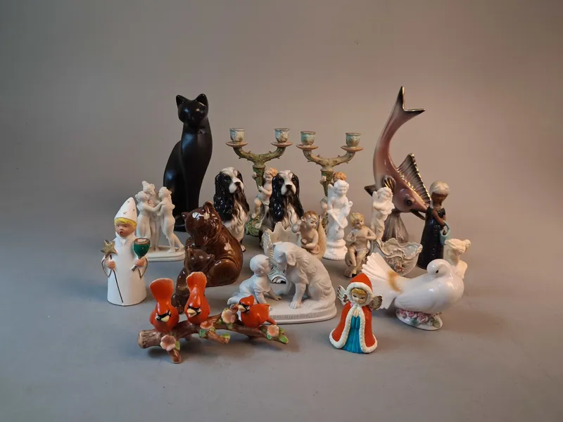 Diverse figuriner. prydnader.