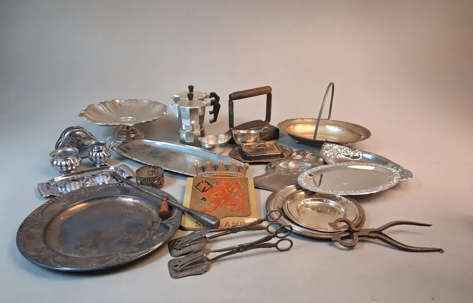 Diverse metaller. Bl.a Nysilver.