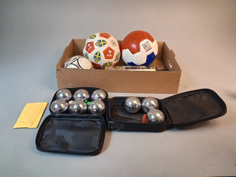 Diverse utelek. Bl.a Boules, bollar m.m.