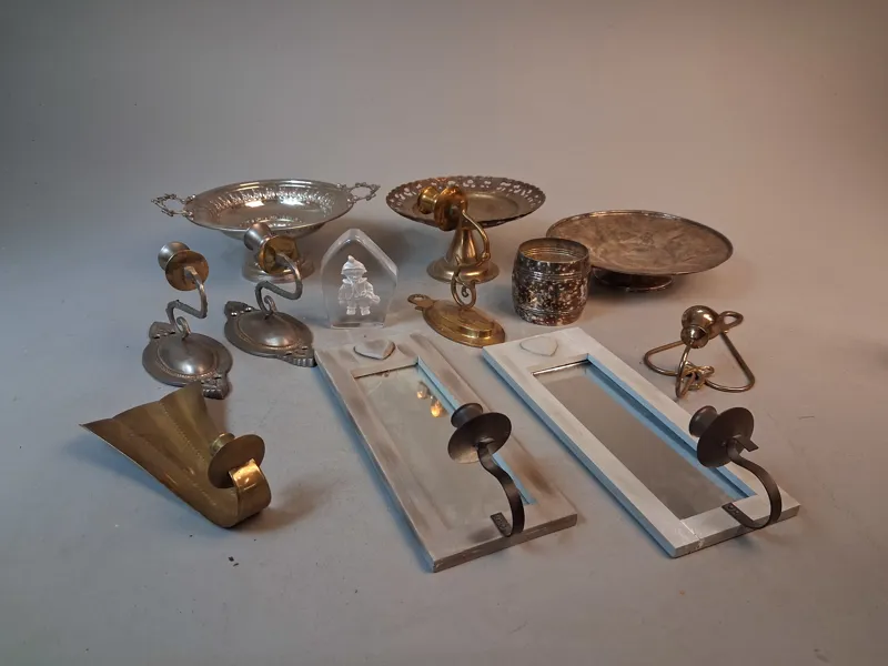 Diverse. Bl.a nysilver, mässing m.m.