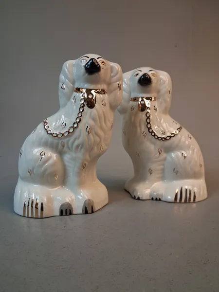 2 Hemvändarhundar, spishundar, Beswick.
