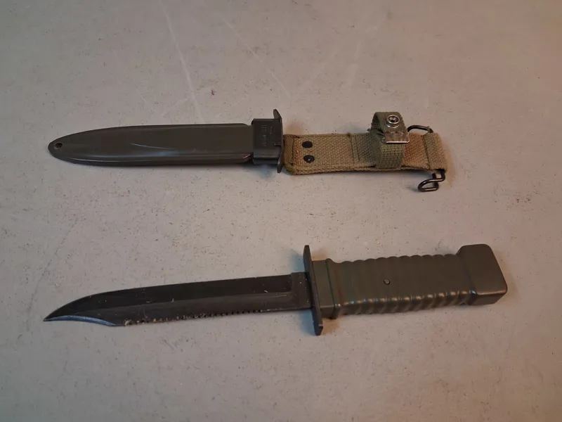Kniv. U.S, M8A1, Japan.
