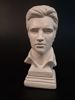Skulptur. Elvis, gips, samlartallrik Elvis Presley & en paket servetter.