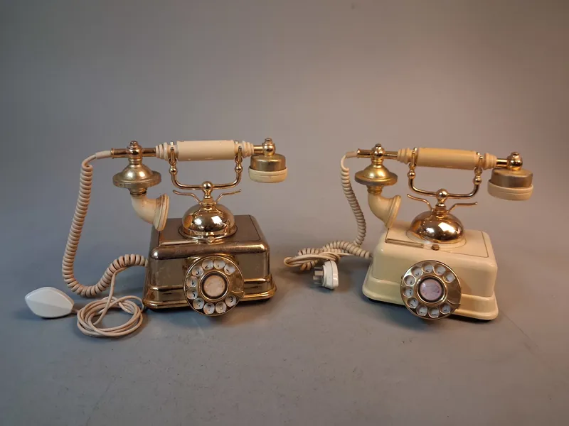 2 Telefoner, Made in Japan.