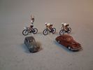 3 Miniatyrcyklister "Tour de France" & 2 småbilar Wiking & Norev.