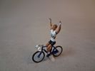 3 Miniatyrcyklister "Tour de France" & 2 småbilar Wiking & Norev.
