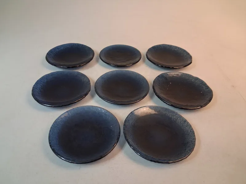 GÖTE AUGUSTSSON. 8 Assietter, "Cobolt", Ruda glasbruk.