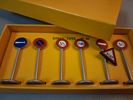 10 Samlarbilar & trafikmärken. Dinky Toys/Editions Atlas, originallådor.