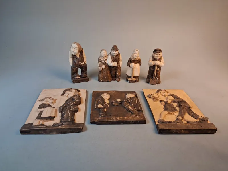 4 Figuriner & 3 tavlor. Gips, Made in Danmark.