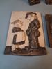 4 Figuriner & 3 tavlor. Gips, Made in Danmark.