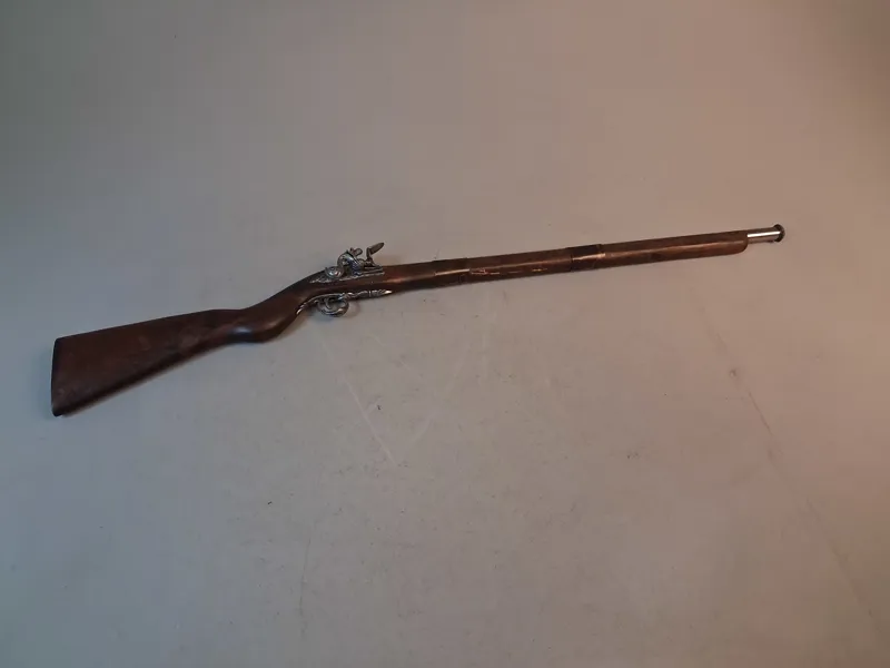 Flintlåsgevär, Replika.