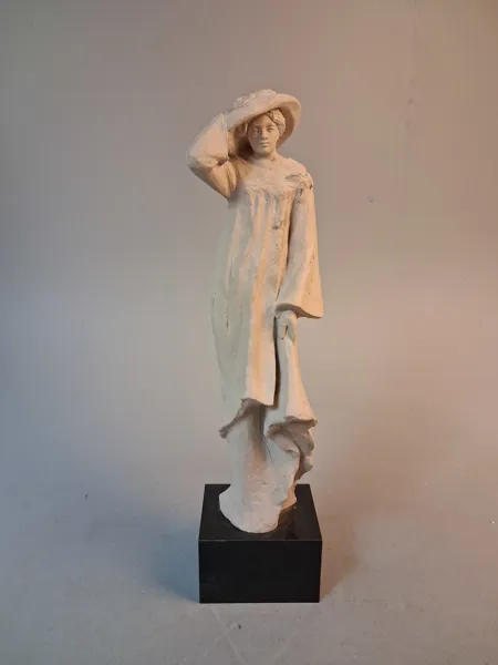 Skulptur. Konstmassa, "Windblown", Austi Productions Inc Märket Austin Prod 1980.