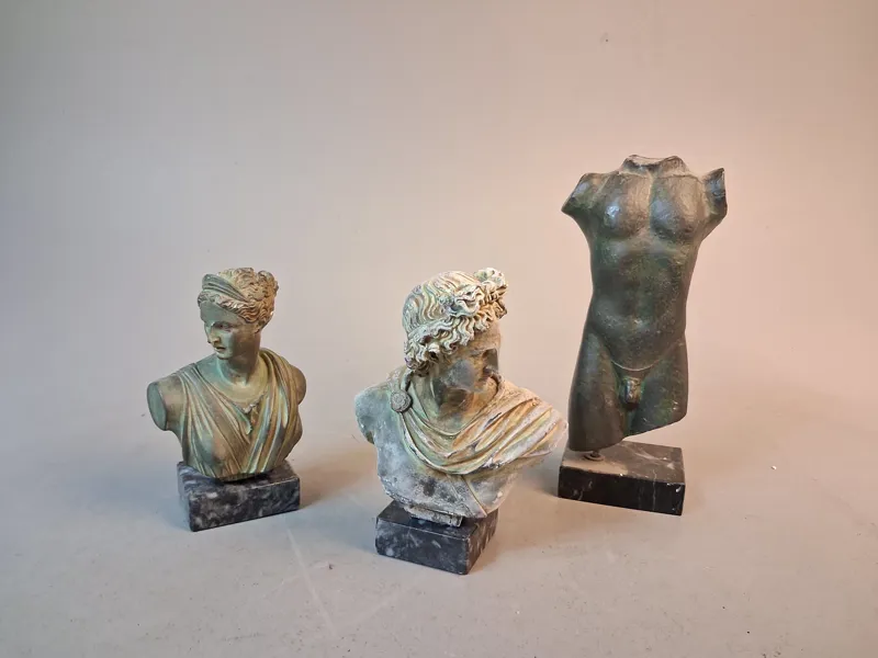 2 Skulpturer, & en byst Apollo & Athena Gips.