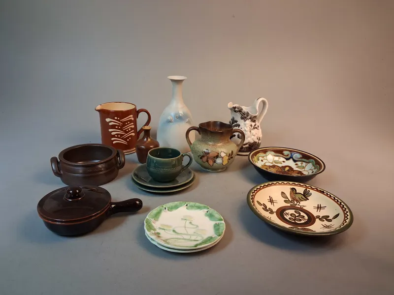 Diverse keramik. Bl.a Gefle, Vallåkra, Höganäs m.m.
