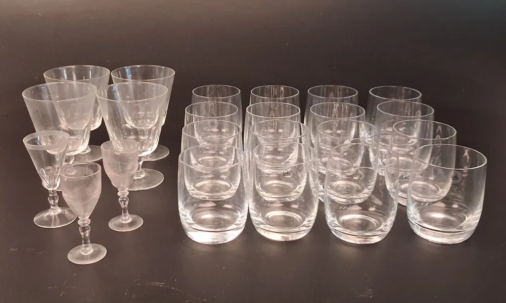 Diverse glas. Bl.a Ideas Daily m.m.