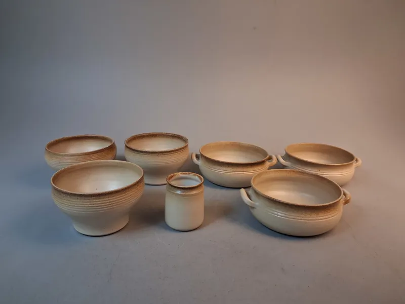 7 delar Skottorps keramik.