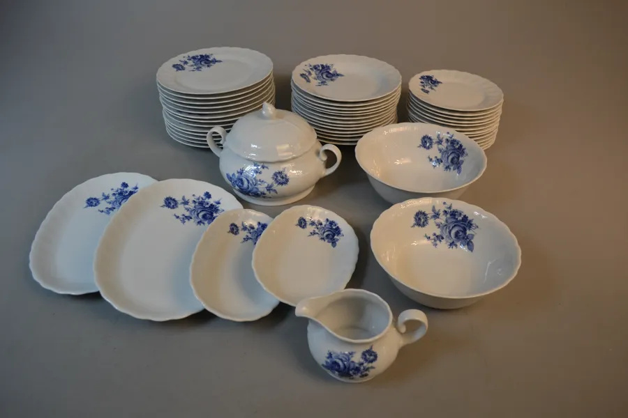 Matservis. "Classic Romance" Echt Cobalt, Svaneholm, 47 delar.
