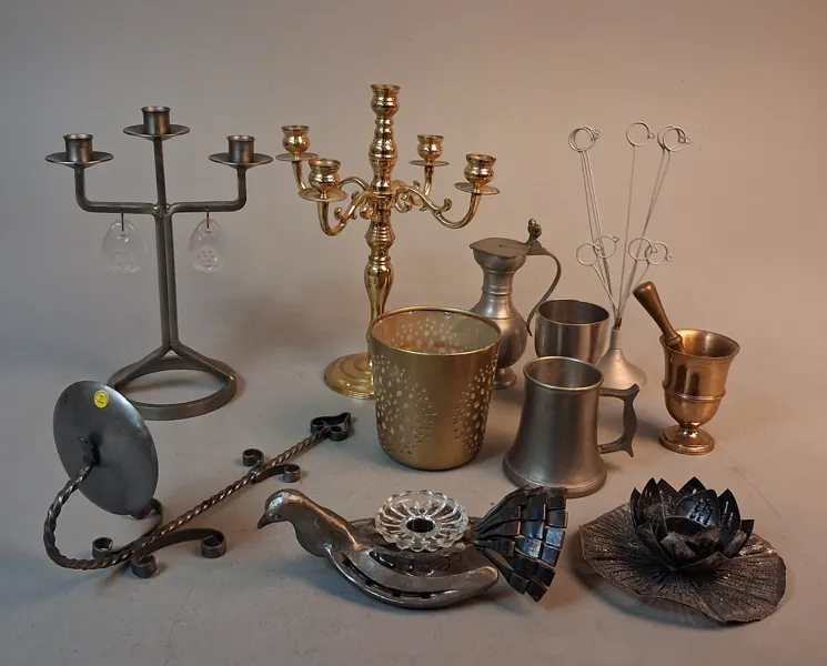 Diverse metall. Bl.a Malm, Mässing, Tenn m.m.