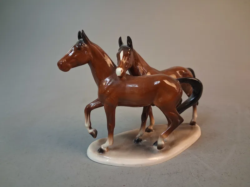 Figurin, porslin, Katzhutte Hertwig, Germany.