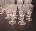 Diverse spritglas. 24 delar. Etsade stjärnor.