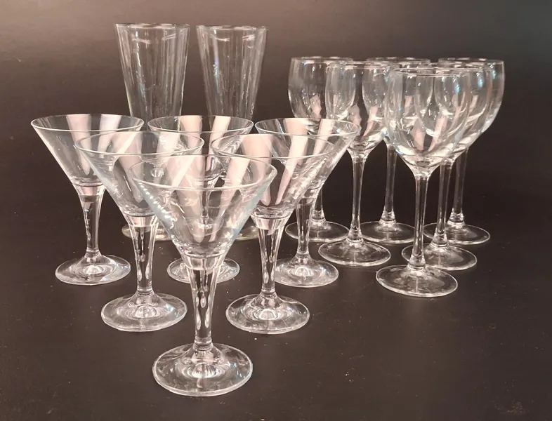 Diverse glas. Bl.a vinprovningsglas Luminarc m.m.