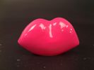 ÅSA JUNGNELIUS. Skulptur "Hotlips cerise" ur serie "Make up", Kosta Boda.