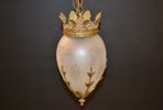 Taklampa. Frostat glas med mässings detaljer, från 1900-talets mitt.