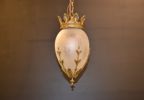 Taklampa. Frostat glas med mässings detaljer, från 1900-talets mitt.