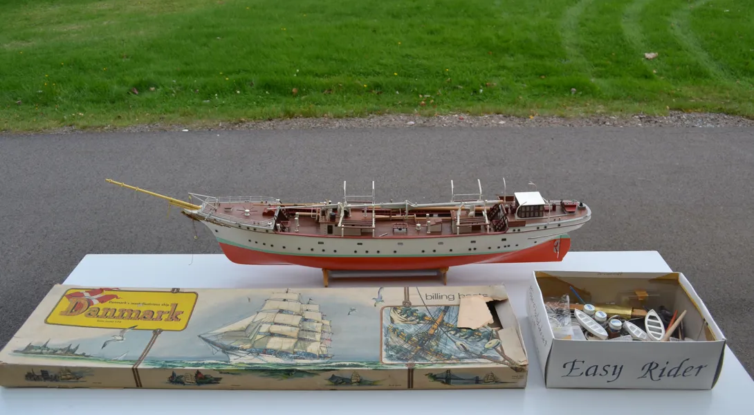Påbörjat bygge av modellbåt. Danmark, skala 1:75.