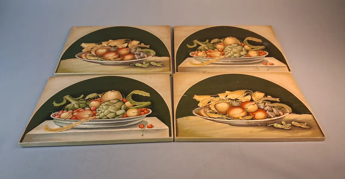 4 Träbrickor/tavlor "Decoratoa Mano". Rita Simonetto, Italien.
