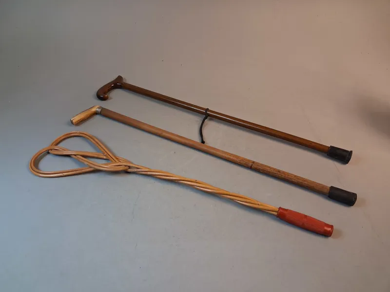 2 Käppar & en mattpiska.