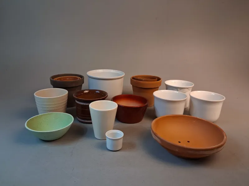 Diverse Ytterfoder krukor. Bl.a planteringskrukor.