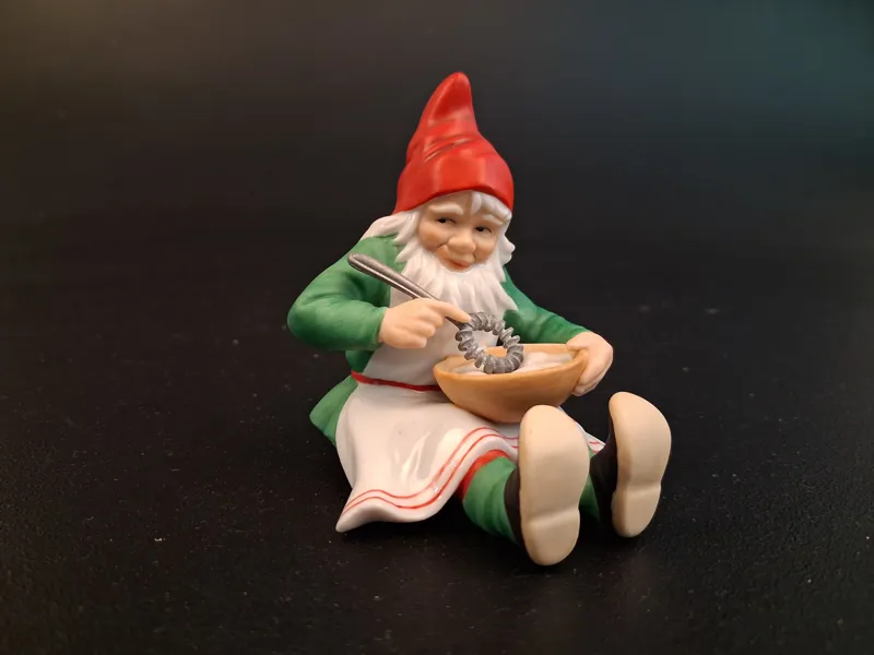 LARS CARLSSON. Tomte som vispar. Fyrklövern.