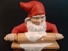 LARS CARLSSON. Tomte med kavel. Fyrklövern.