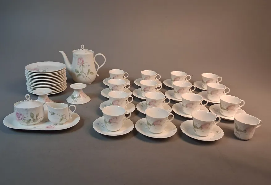 Kaffeservis, "Rosendröm", Narumi, Japan.