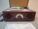 Skivspelare med radio.
