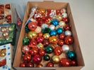 Diverse julkulor.