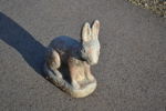 Trädgårdsskulptur. "Hare", Betong, signerad B.J.