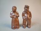 KARL PERSSON. 2 figuriner, saltglaserat, Höganäs.