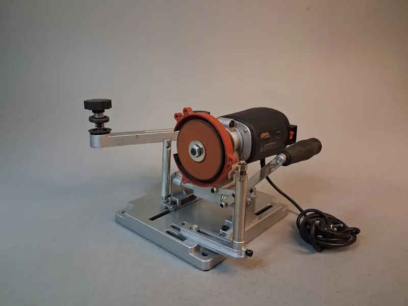 Sågbladsslipmaskin. Meec Tools.