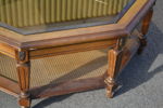Soffbord. Octagon, Mahogny med glasskiva, 1900-talet.
