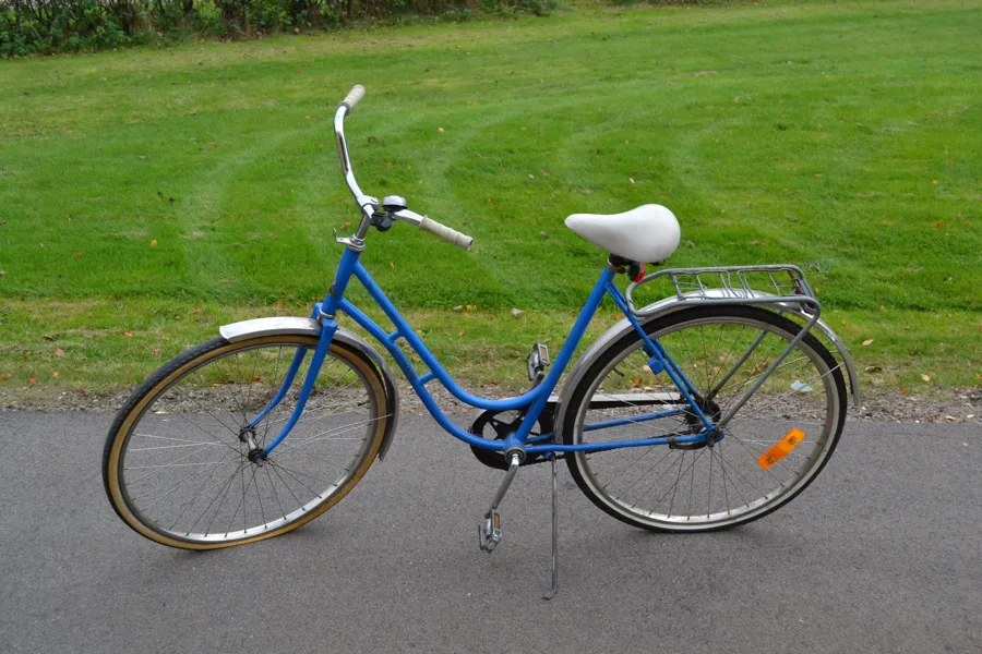 Äldre damcykel. Monark, 28 tum.
