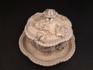 Smörask, stengods. Villeroy & Boch, Mettlach. Tyskland. 1800-tal.