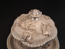 Smörask, stengods. Villeroy & Boch, Mettlach. Tyskland. 1800-tal.